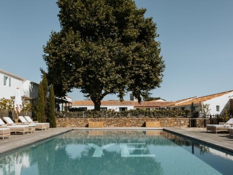 Hotel com spa La Mission L'Ile d'Yeu, França. Os melhores hotéis com charme e piscina. Pequeno-almoço buffet. Férias em França. 