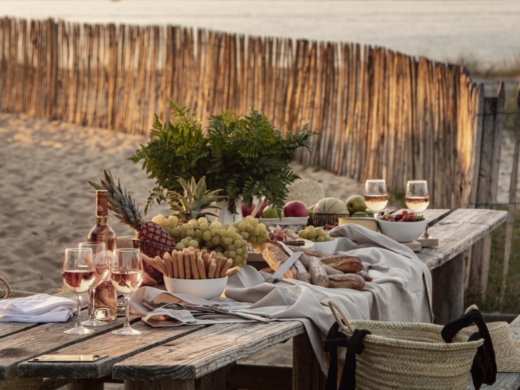 Villa du Pyla em La Teste-de-Buch, França. Apartamentos de férias totalmente equipados. Alojamento perfeito para crianças. Férias em família. Uma vivenda de charme. Moradia exclusiva à beira-mar. Vista para a praia. 