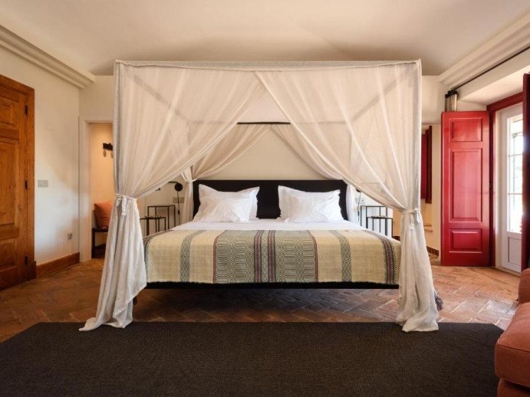 Casas da Quinta de Cima – Charming villas and B&B near Évora, with a swimming pool and horse riding in the heart of Alentejo.