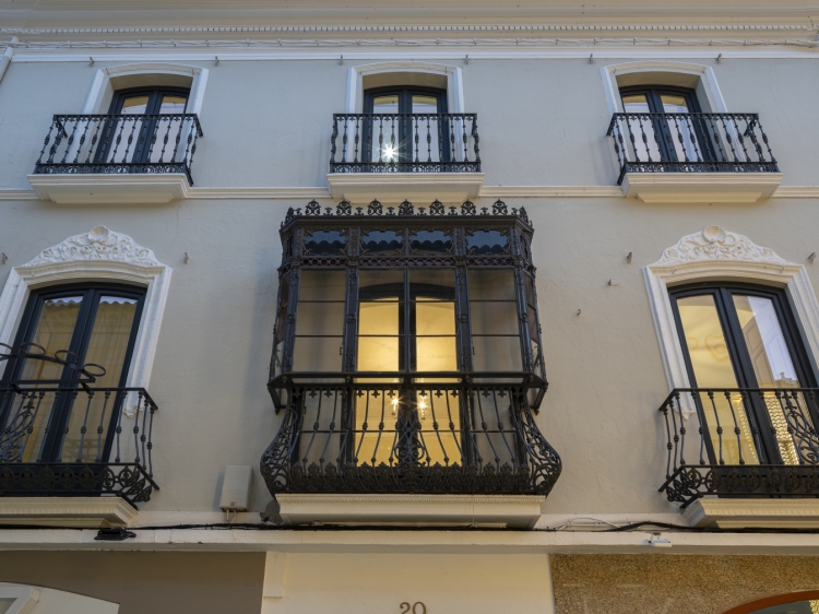 Apartamentos Petronila 1881. Apartamentos económicos no centro de Mérida, Extremadura. Cozinha totalmente equipada. Apartamentos acolhedores para famílias.