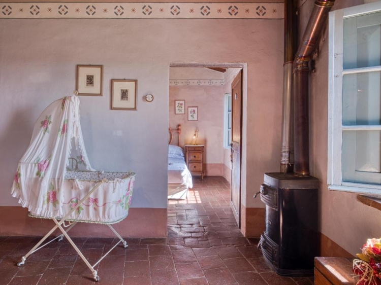 In a lovingly restored village in Le Marche, Argenina offers self-catering country houses and elegant rooms in a charming B&B. Vineyards, stillness, homemade breakfasts and family-style cooking in one of central Italy’s most authentic regions.