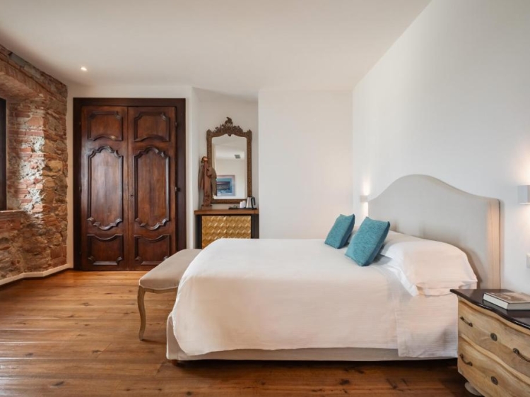 Bedroom in charming seaside boutique hotel Torre Mozza on the Tuscan coast in Piombino