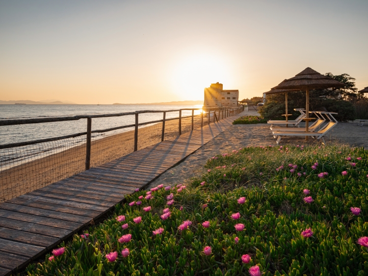 Private garden spring in charming seaside boutique hotel Torre Mozza on the Tuscan coast in Piombino