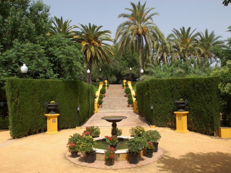 Cortijo Torre de la Reina seville countryside hotel