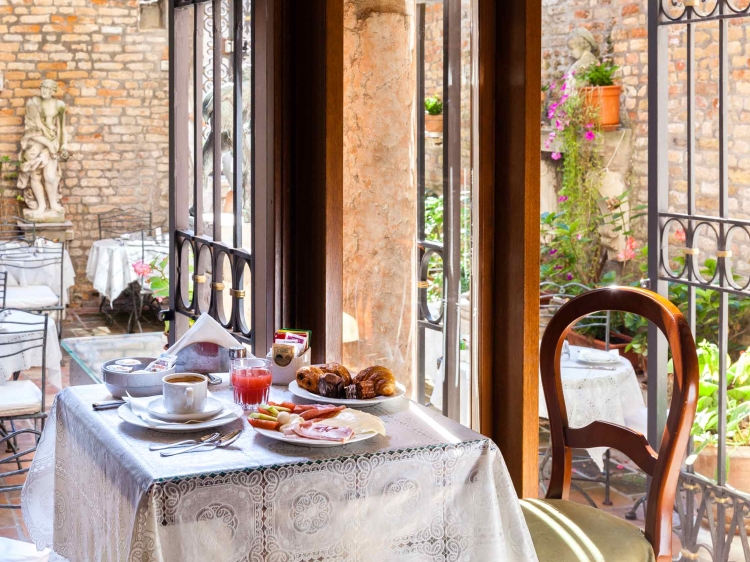 Hotel Al Ponte Mocenigo b&b venice best boutique hotel