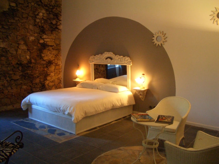 Le Prieuré des Sources Hotel romantic trendy good kitchen gorgeous landscape