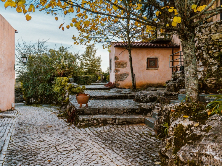Exteriors - Streets - Villa Pedra - SecretPlaces
