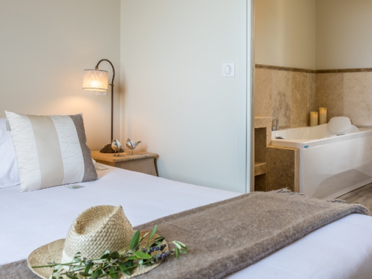 Histoires de Bastide Tourrettes sur Loup hotel b&b