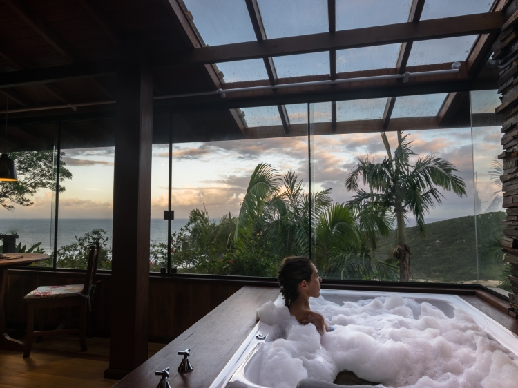 Hot tub with a wonderful view to Praia do Rosa