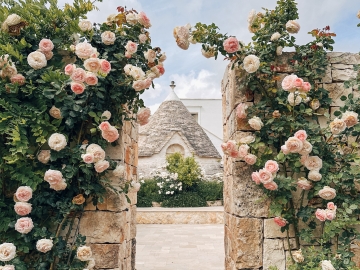 Leonardo Trulli Resort - Hotel Rural in Locorotondo, Puglia