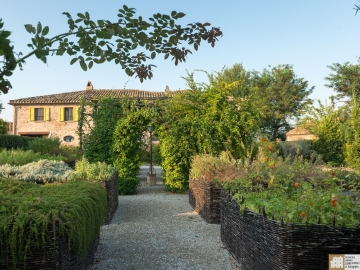 Tenuta Santi Giacomo e Filippo - Hotel Rural in Urbino, Marcas