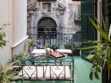 Palazzo dei Baroni Arone di Valentino - Hotel & Self-Catering in Palermo, Sicília