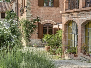 Villa La Favorita - Bed & Breakfast in Alba, Piemonte
