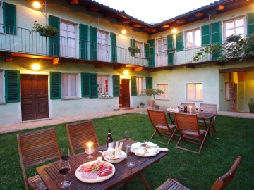 Ca San Ponzio - Hotel Rural in Barolo - Frazone Vergne, Piemonte