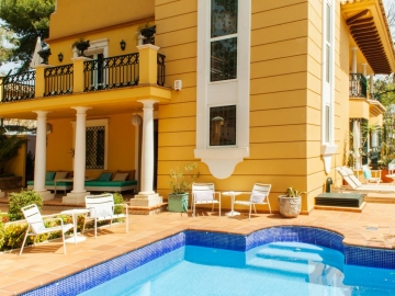 Hotel Boutique Villa Lorena By Charming Stay  - Bed & Breakfast in Málaga, Malaga