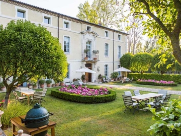 Chateau Talaud - Hotel & Self-Catering in Loriol du Comtat, Riviera Francesa e Provença
