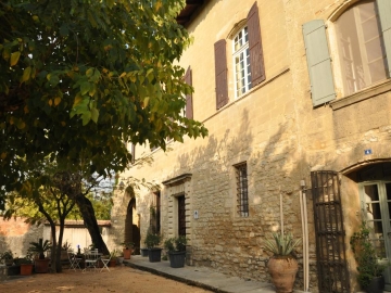 Demeure Monte-Arena - Bed & Breakfast in Uzès, Languedoc-Roussillon