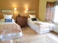 Lagar el Altozano trujillo caceres villa room twin