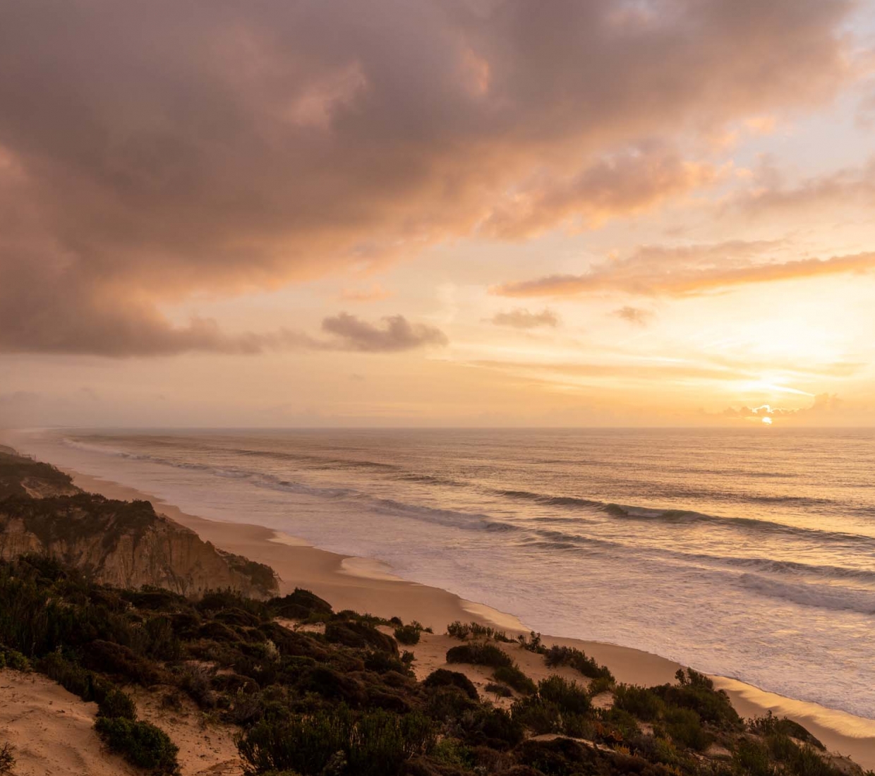 Belas casas de pescadores, hotéis de luxo e casa de férias à beira-mar na Comporta e Melides