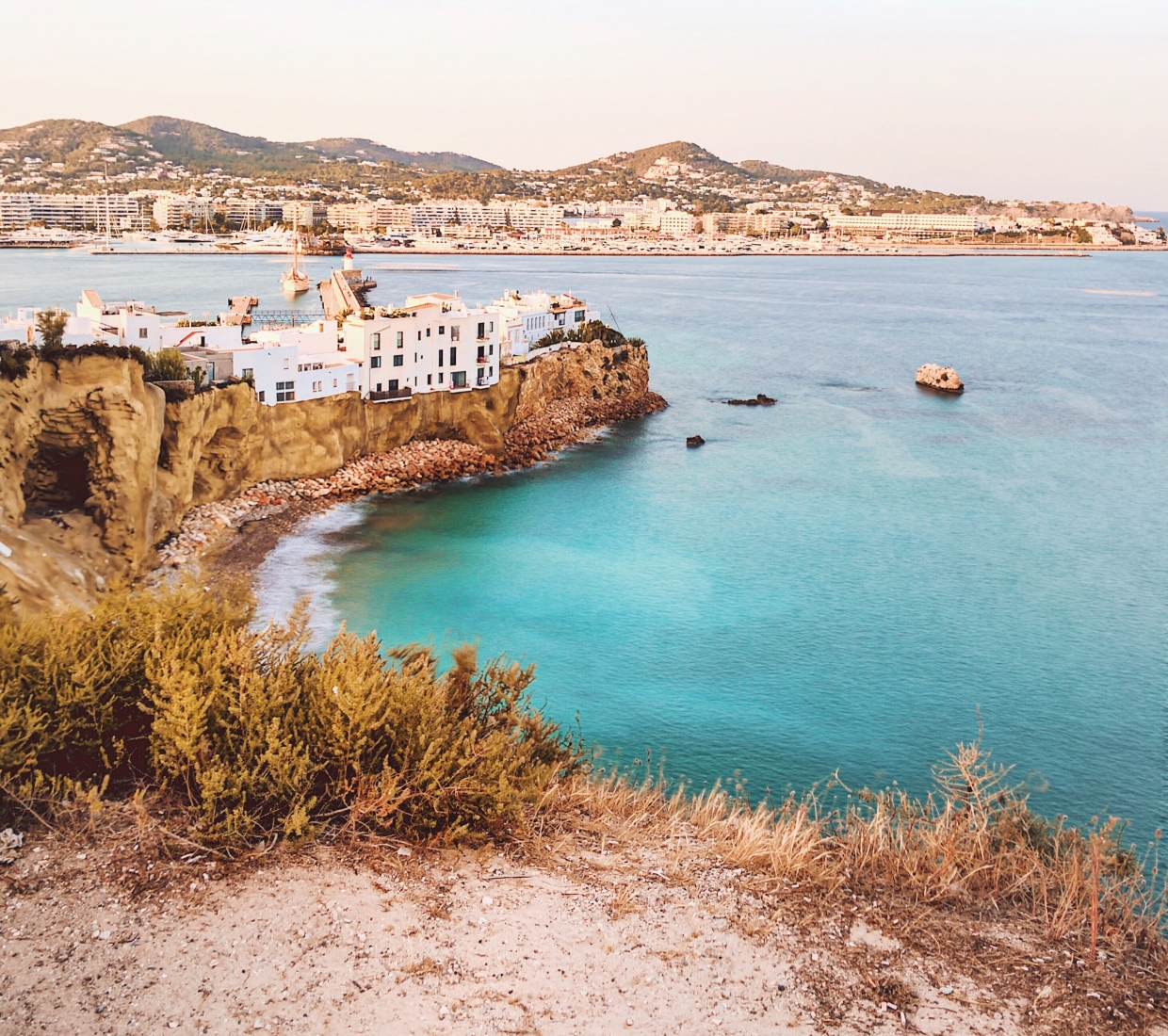 Seleção dos melhores e mais bonitos hotéis e casas de férias em Ibiza