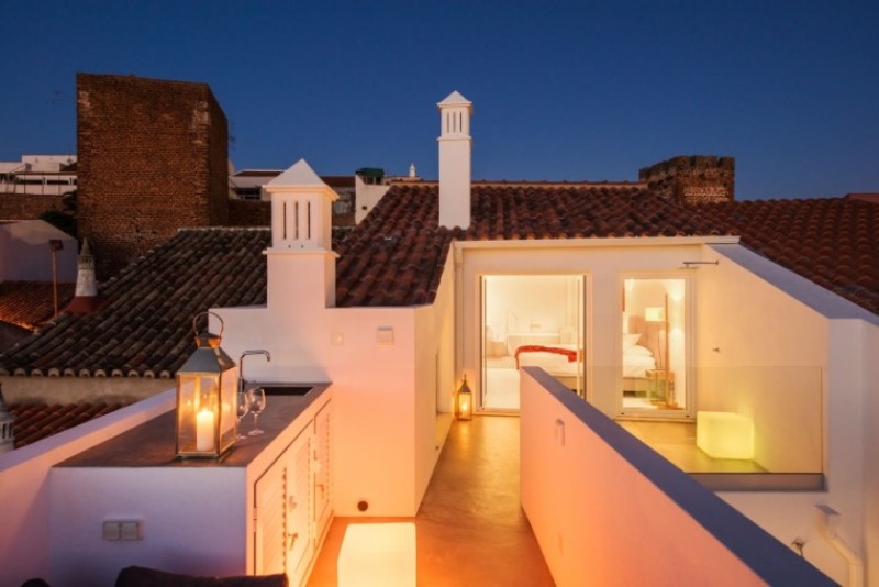Outside area by night, Casa Silves